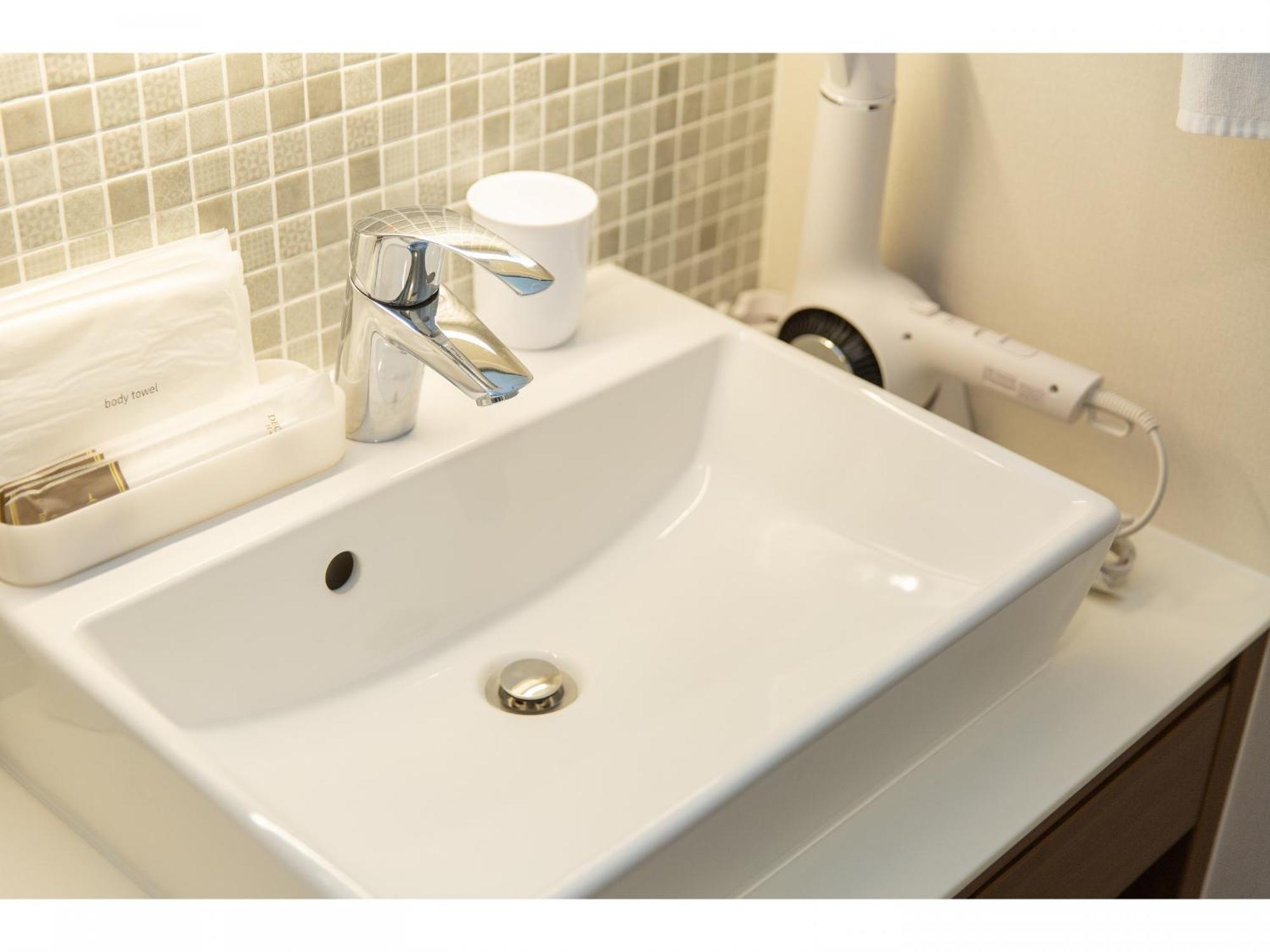 Grand Base Hiroshima Ekimae Aparthotel Ngoại thất bức ảnh