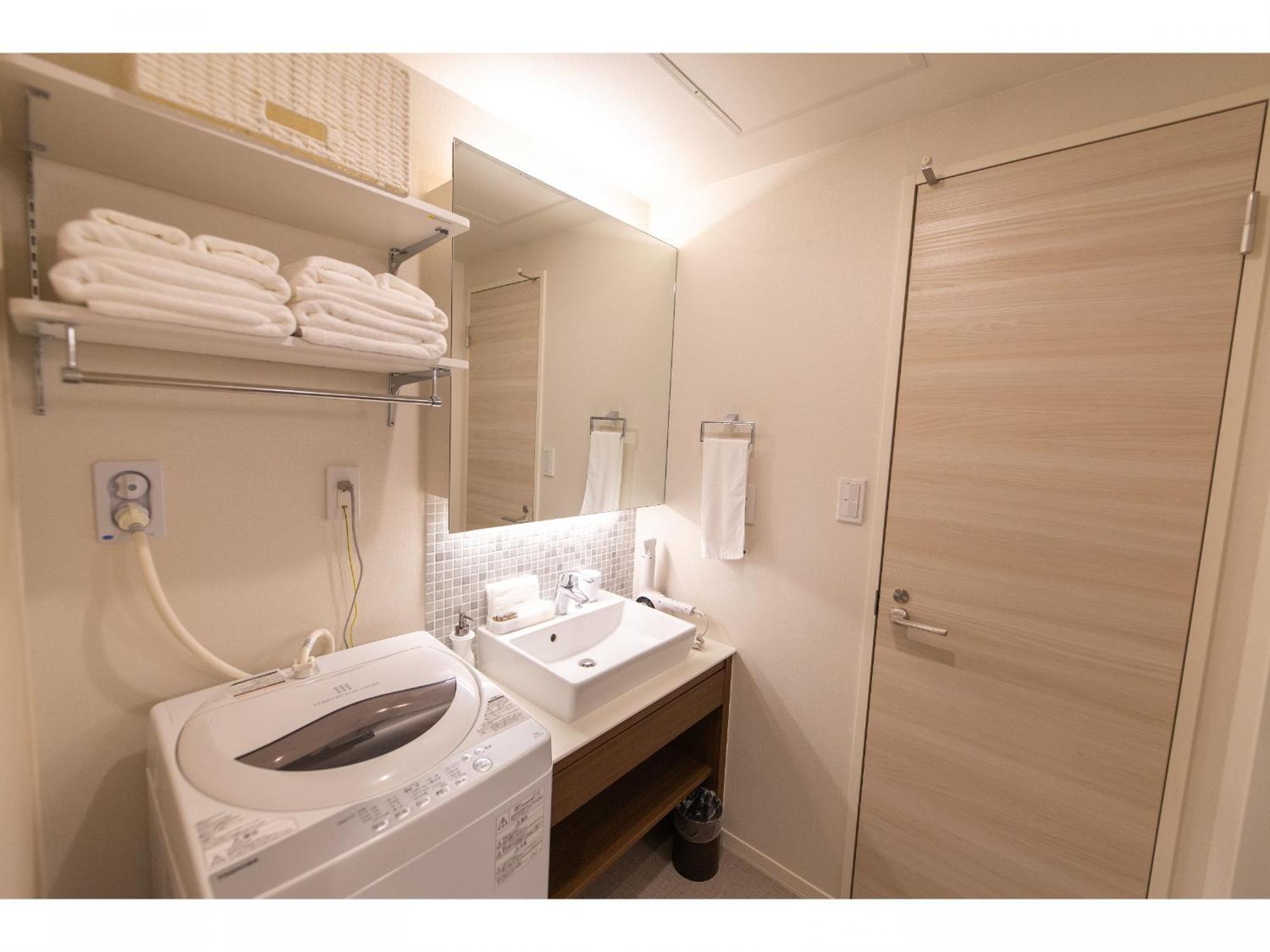 Grand Base Hiroshima Ekimae Aparthotel Ngoại thất bức ảnh